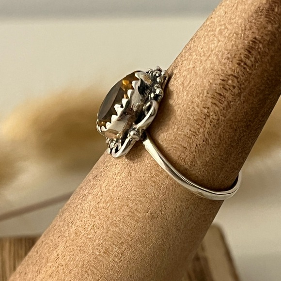 New Dainty 925 Solid Sterling Silver Citrine Gemstone Ring Multiple Sizes - Picture 3 of 9